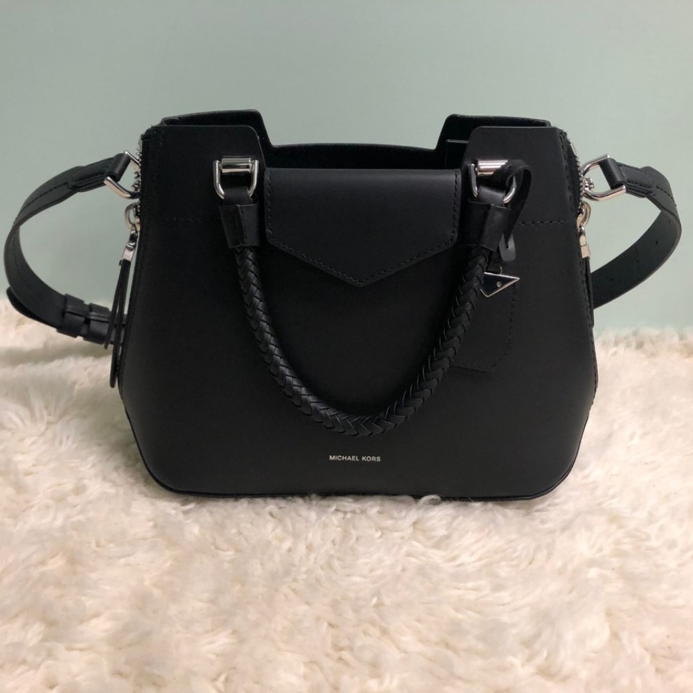 Michael Kor's | Leather Handbag | Purse | Designer | Fashion | Black